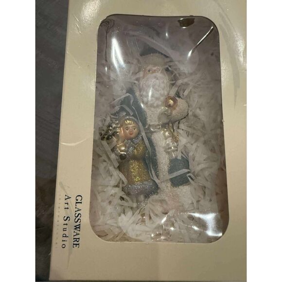 New Glassware Art Studio Ornament - Picture 3 of 4